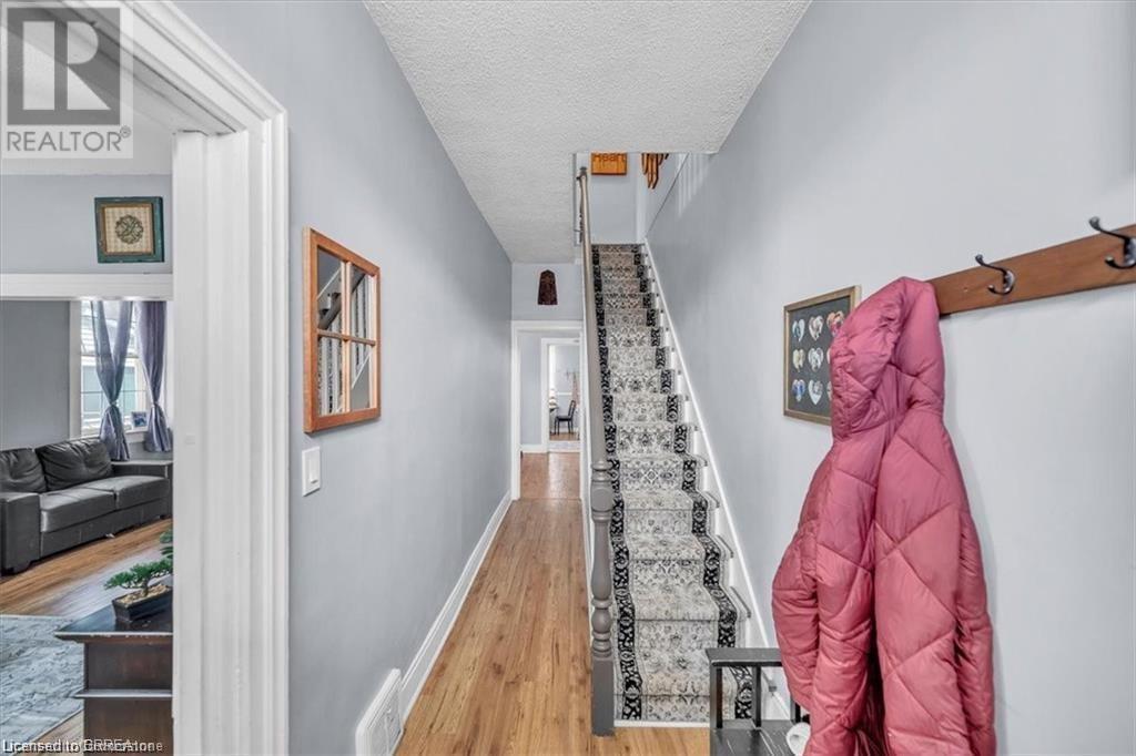 40 Walnut Lane, Paris, Ontario  N3L 2K4 - Photo 3 - 40730180