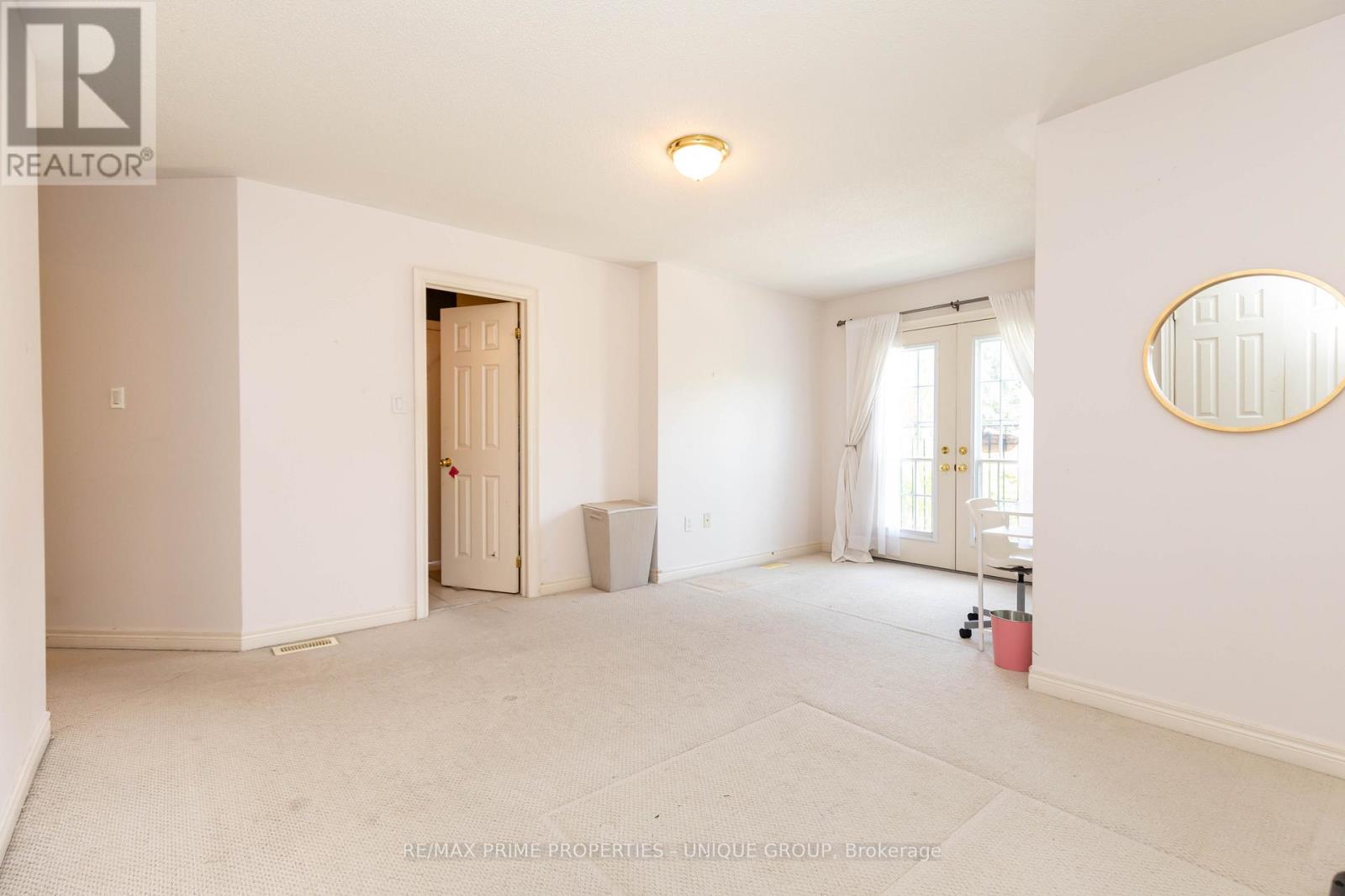 14 Hampton Park Crescent, Toronto, Ontario  M4W 3X7 - Photo 24 - C12162498