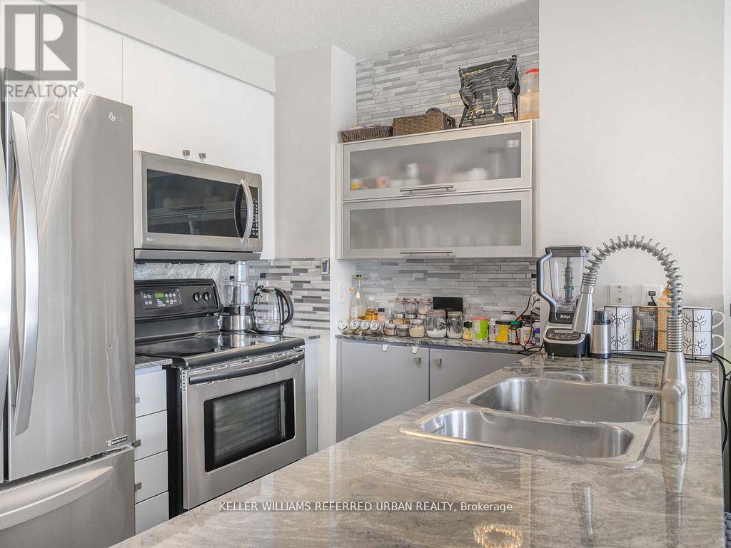 4702 - 11 Brunel Court, Toronto, Ontario  M5V 3Y3 - Photo 12 - C12162567