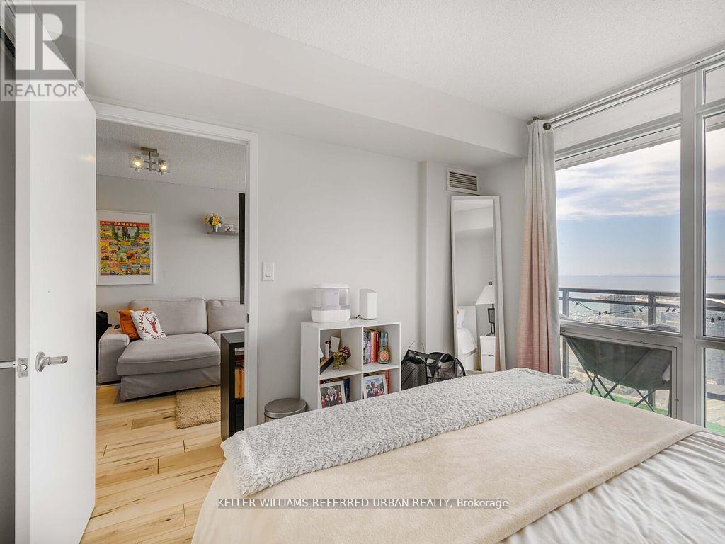 4702 - 11 Brunel Court, Toronto, Ontario  M5V 3Y3 - Photo 16 - C12162567