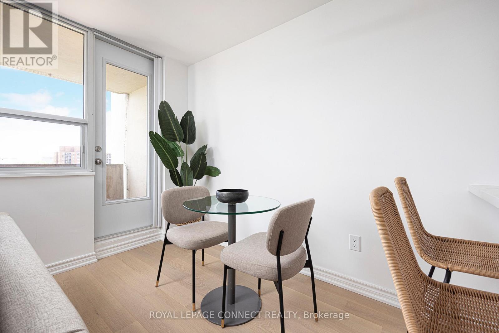 1112 - 40 Homewood Avenue, Toronto, Ontario  M4Y 2K2 - Photo 12 - C12162611
