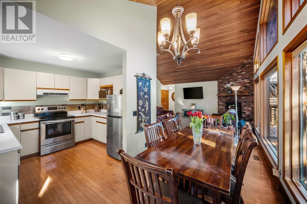20 Pinewood Crescent, Canmore, Alberta  T1W 1P8 - Photo 8 - A2199487