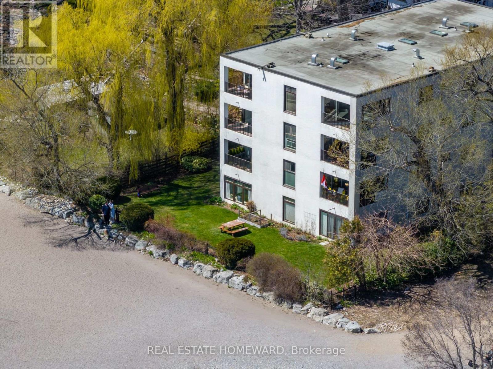 2 - 2 Nursewood Road, Toronto (The Beaches), Ontario  M4E 3R8 - Photo 4 - E12162503