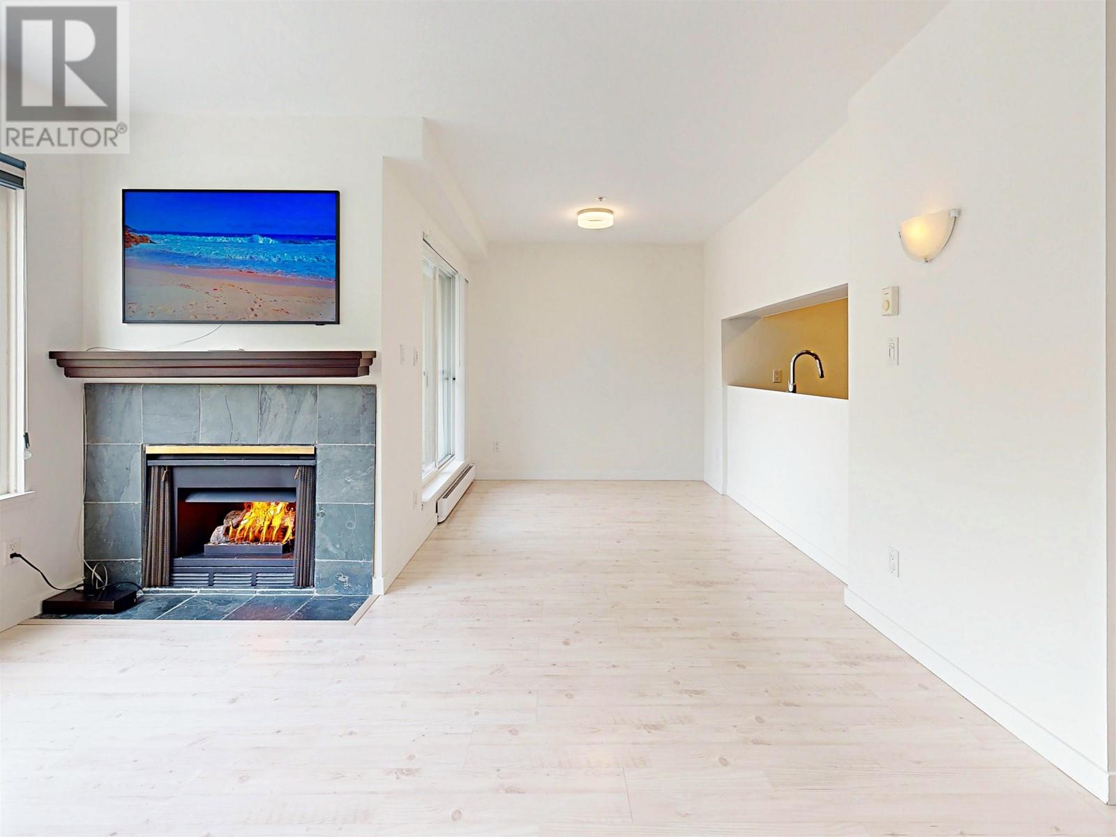 205 1554 Burnaby Street, Vancouver, British Columbia  V6G 1W9 - Photo 2 - R3005226