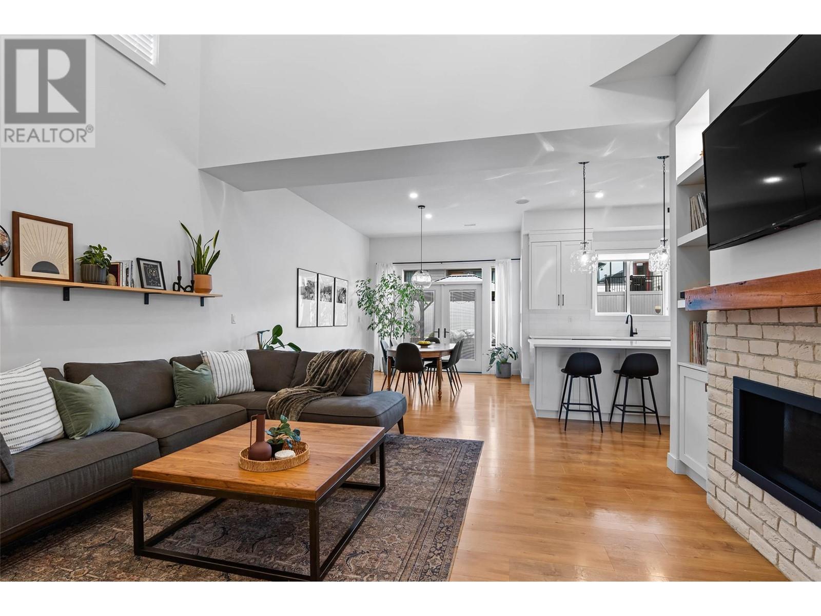 Property at 1371 KINROSS Place image 5