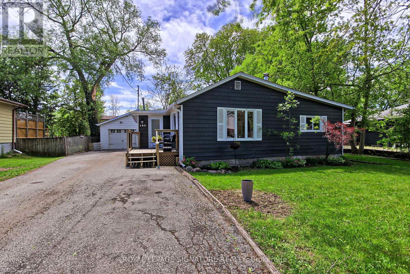 185 Woodland Avenue, Georgina, Ontario  L4P 2M9 - Photo 2 - N12162511