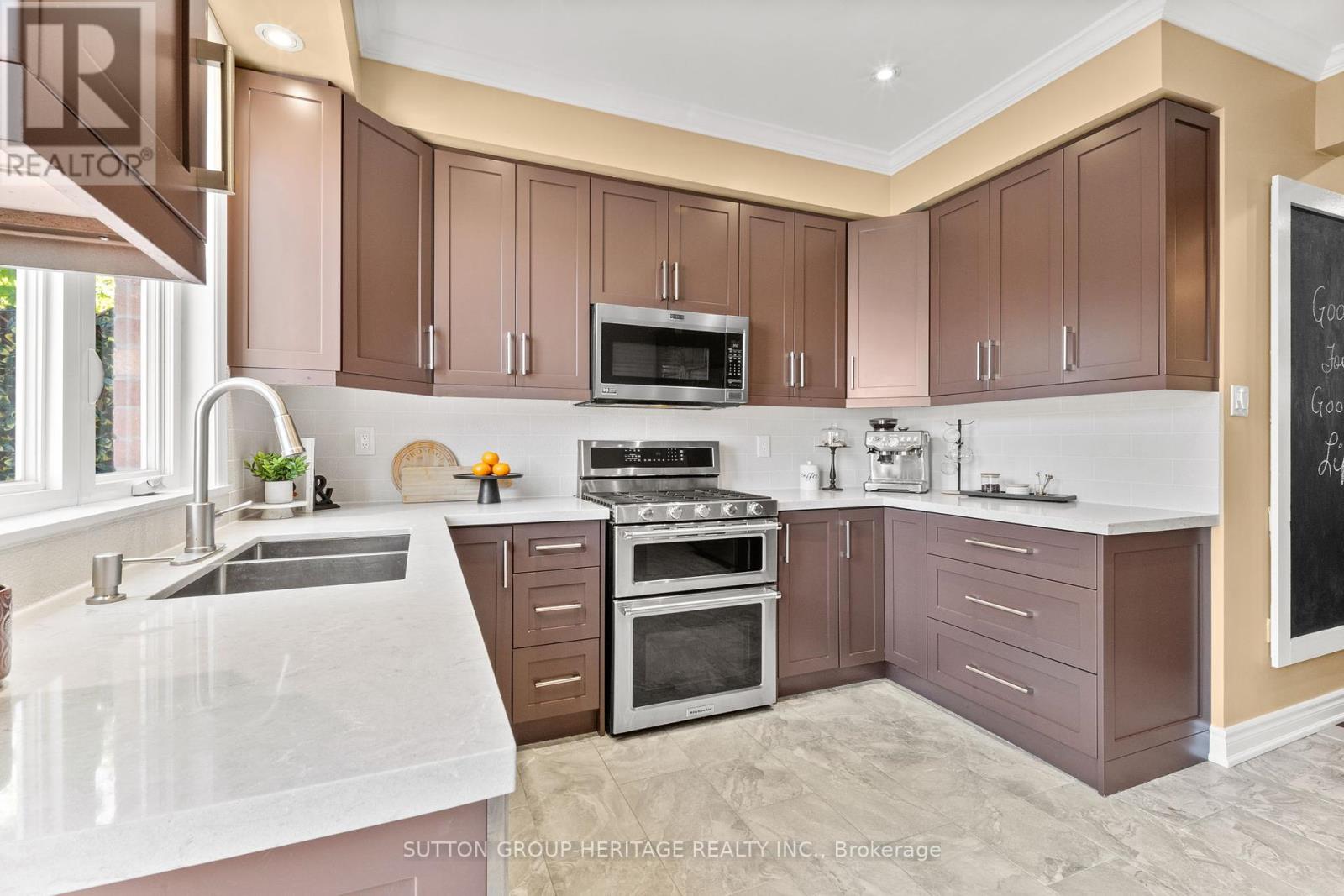 7 Donald Sim Avenue, Markham, Ontario  L6B 1B6 - Photo 10 - N12162566