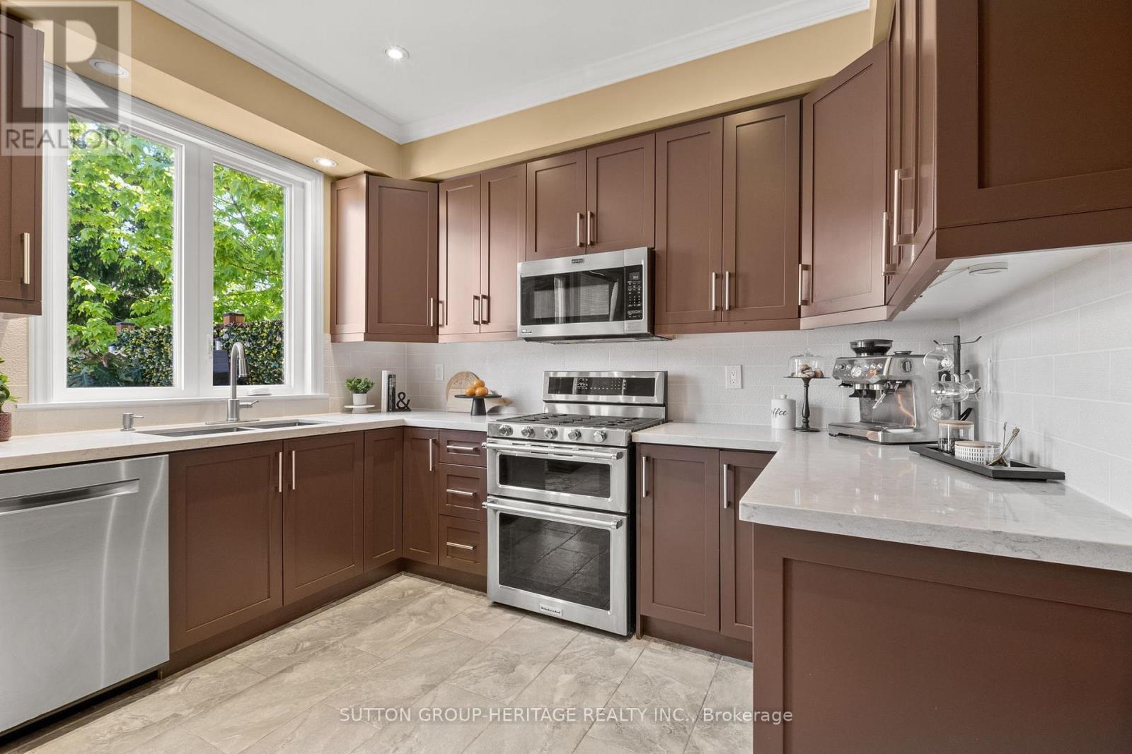 7 Donald Sim Avenue, Markham, Ontario  L6B 1B6 - Photo 11 - N12162566