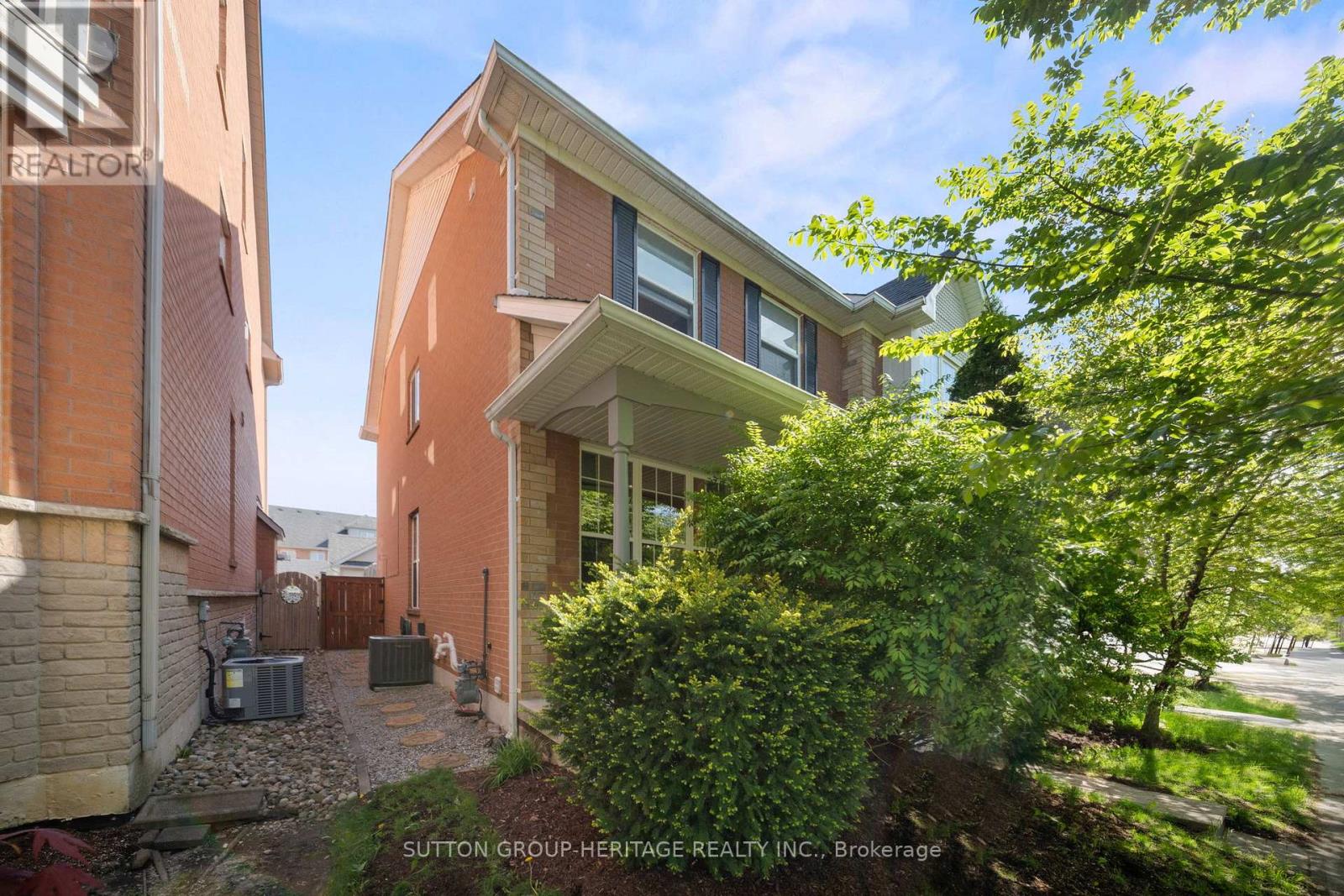 7 Donald Sim Avenue, Markham, Ontario  L6B 1B6 - Photo 2 - N12162566