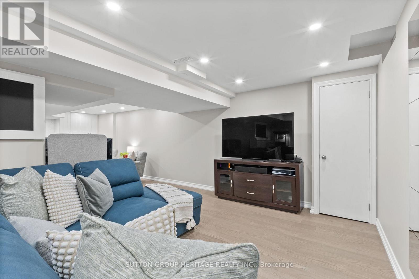 7 Donald Sim Avenue, Markham, Ontario  L6B 1B6 - Photo 28 - N12162566