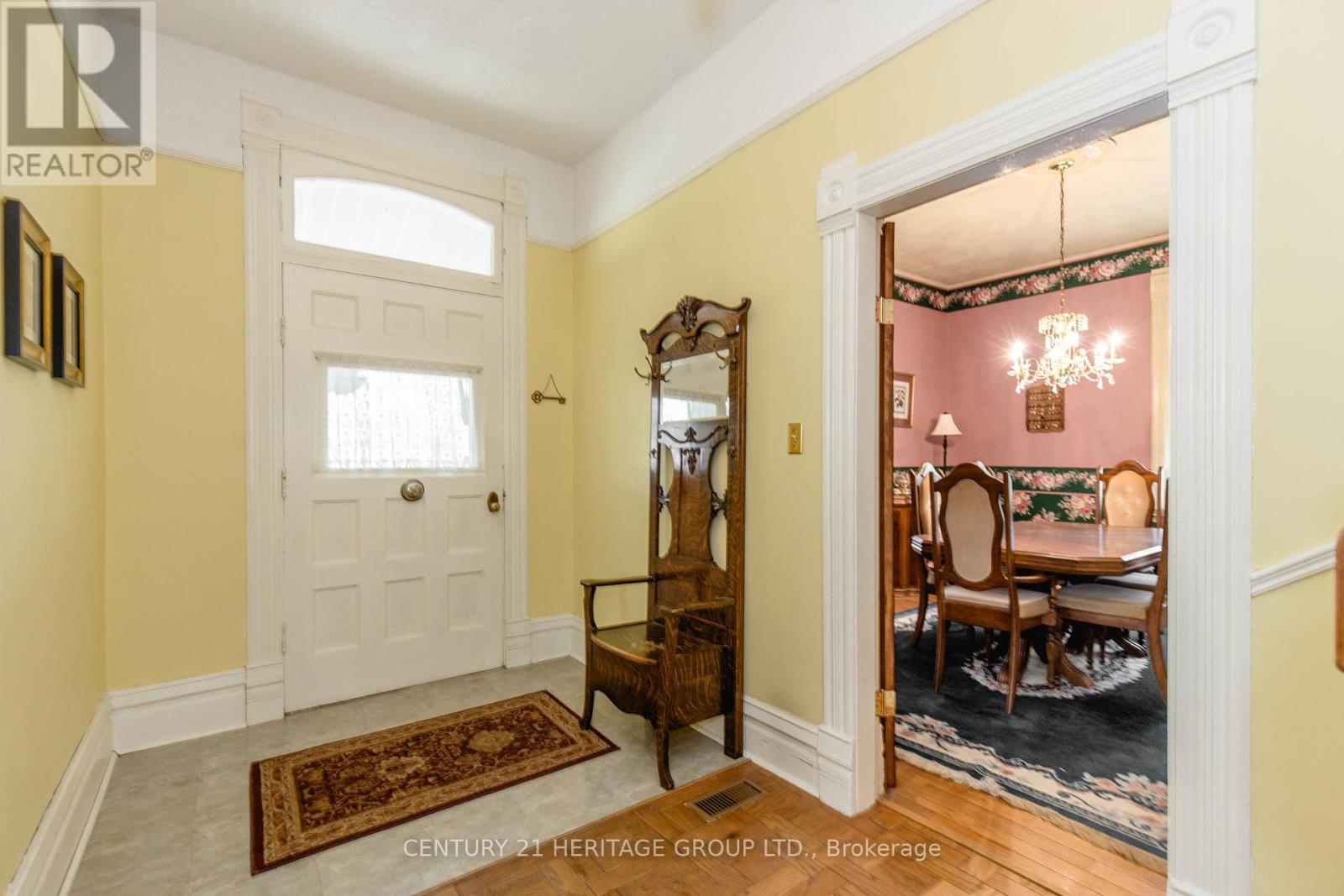 4 Thomas Street, Adjala-Tosorontio, Ontario  L0M 1K0 - Photo 5 - N12162651