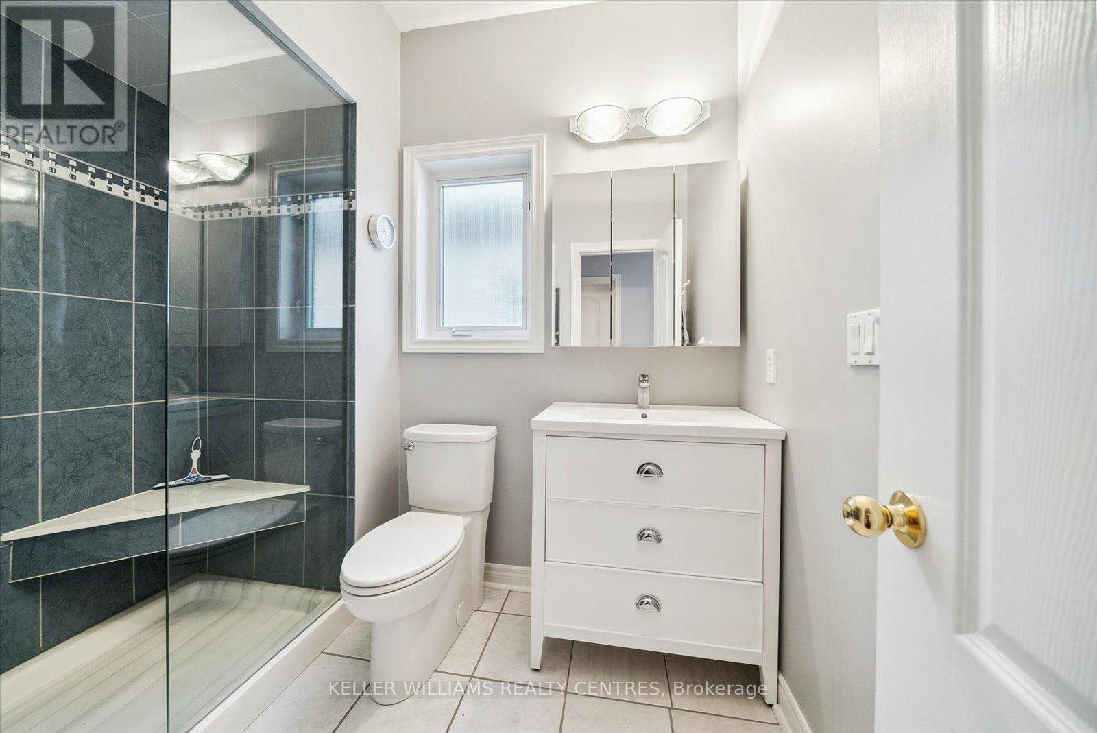 1076 Broughton Lane, Newmarket, Ontario  L3X 2L6 - Photo 20 - N12162667