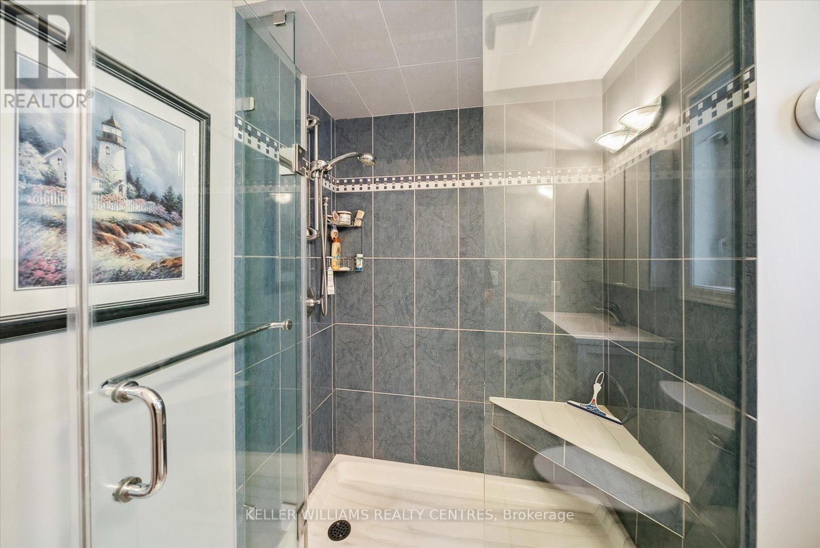 1076 Broughton Lane, Newmarket, Ontario  L3X 2L6 - Photo 21 - N12162667