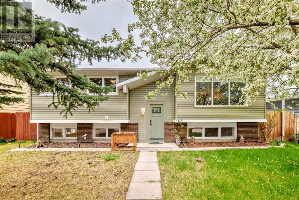 112 Queen Anne Place Se, Calgary, Alberta  T2J 4S2 - Photo 1 - A2193054