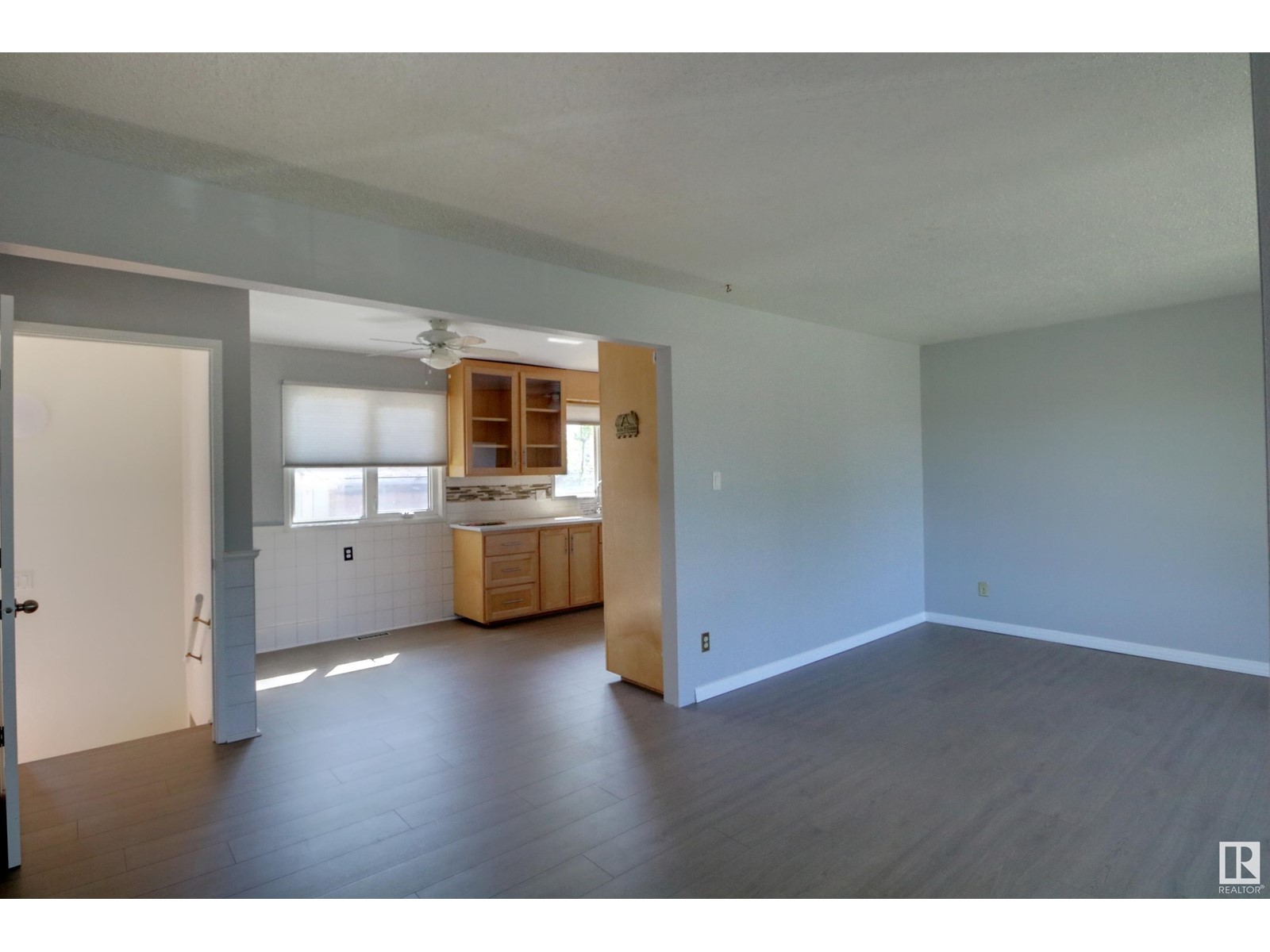 Property at 13535 82 ST NW image 2