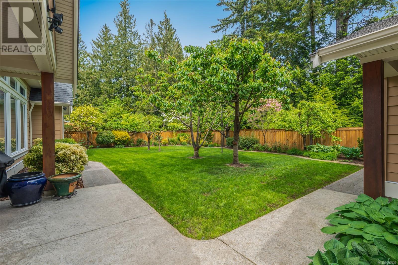 636 Maple St, Qualicum Beach, British Columbia  V9K 1J3 - Photo 57 - 999935