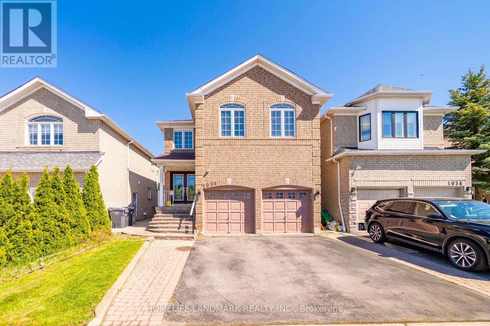 1034 Blueheron Boulevard, Mississauga (East Credit), Ontario  L5V 2E1 - Photo 1 - W12160931
