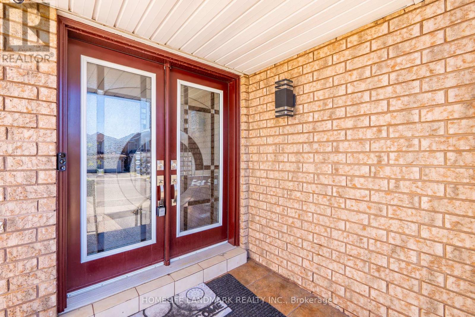 1034 Blueheron Boulevard, Mississauga (East Credit), Ontario  L5V 2E1 - Photo 3 - W12160931