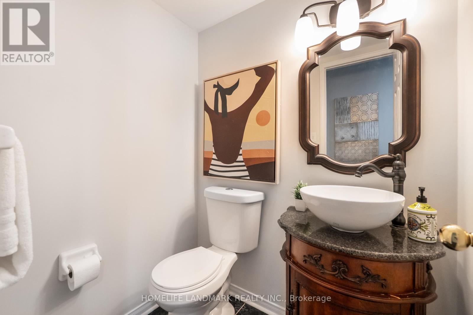 1034 Blueheron Boulevard, Mississauga, Ontario  L5V 2E1 - Photo 7 - W12160931