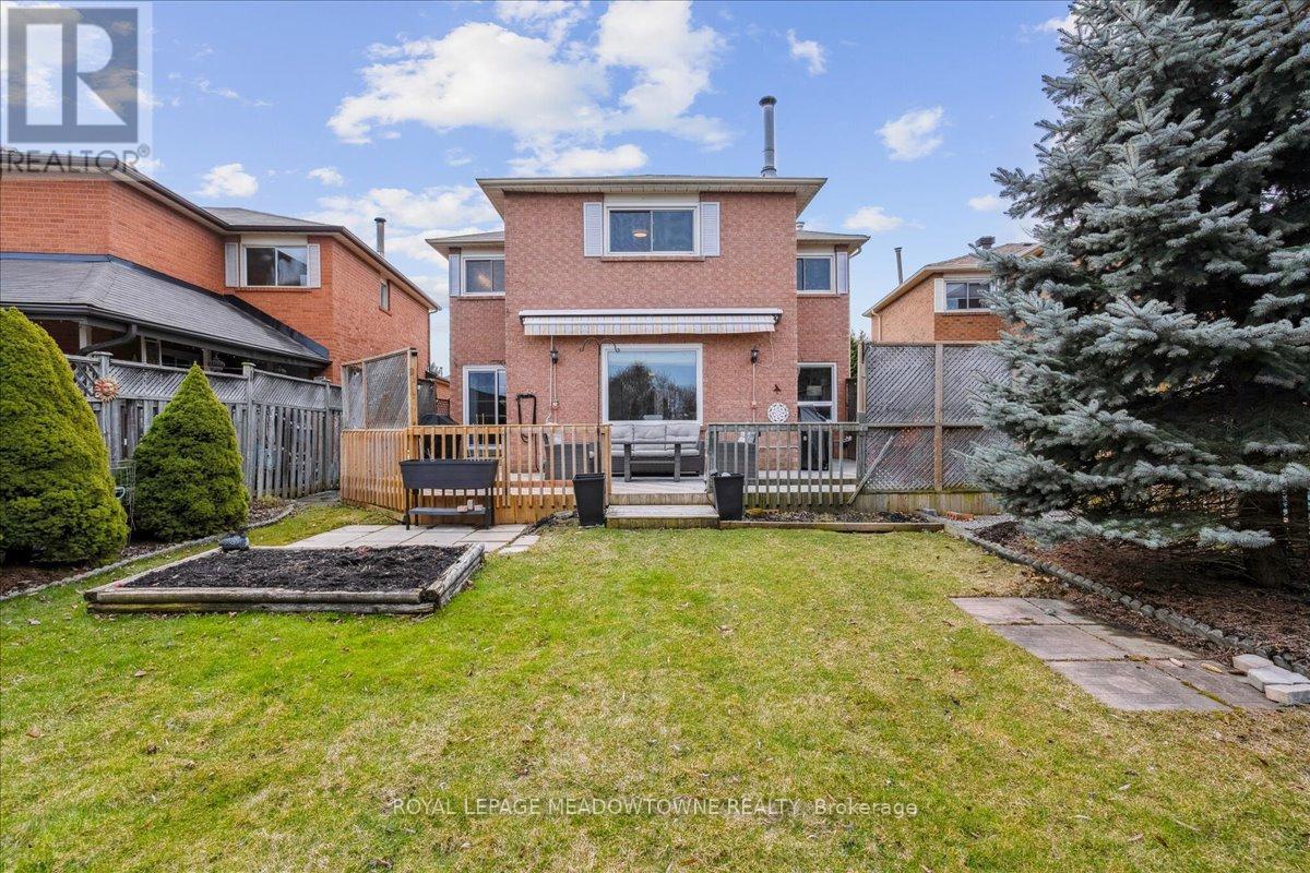 6092 Osprey Boulevard, Mississauga, Ontario  L5N 5W5 - Photo 5 - W12162449