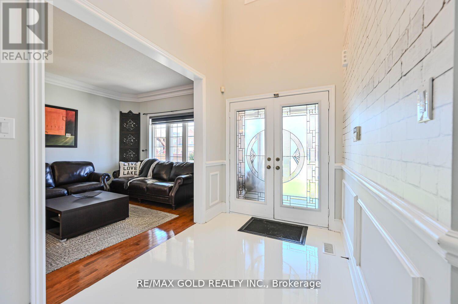 7 Yellow Avens Boulevard, Brampton (Sandringham-Wellington), Ontario  L6R 0K5 - Photo 5 - W12162469