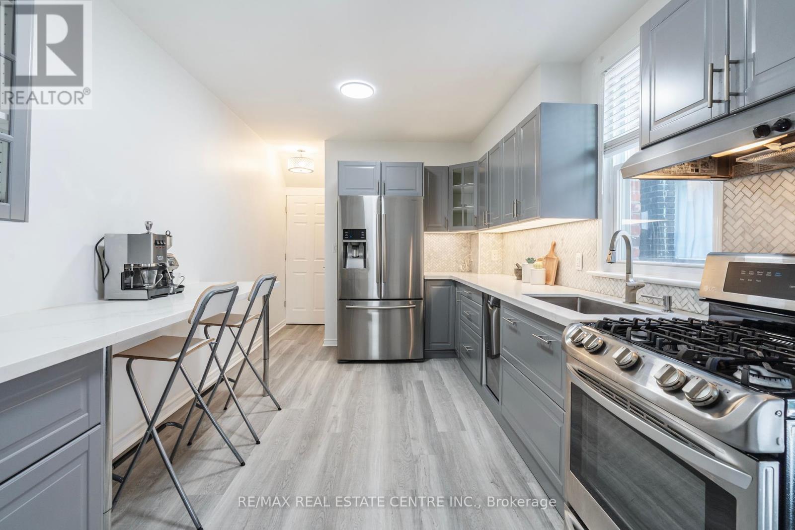 49 Osler Street, Toronto, Ontario  M6P 4A1 - Photo 14 - W12162470