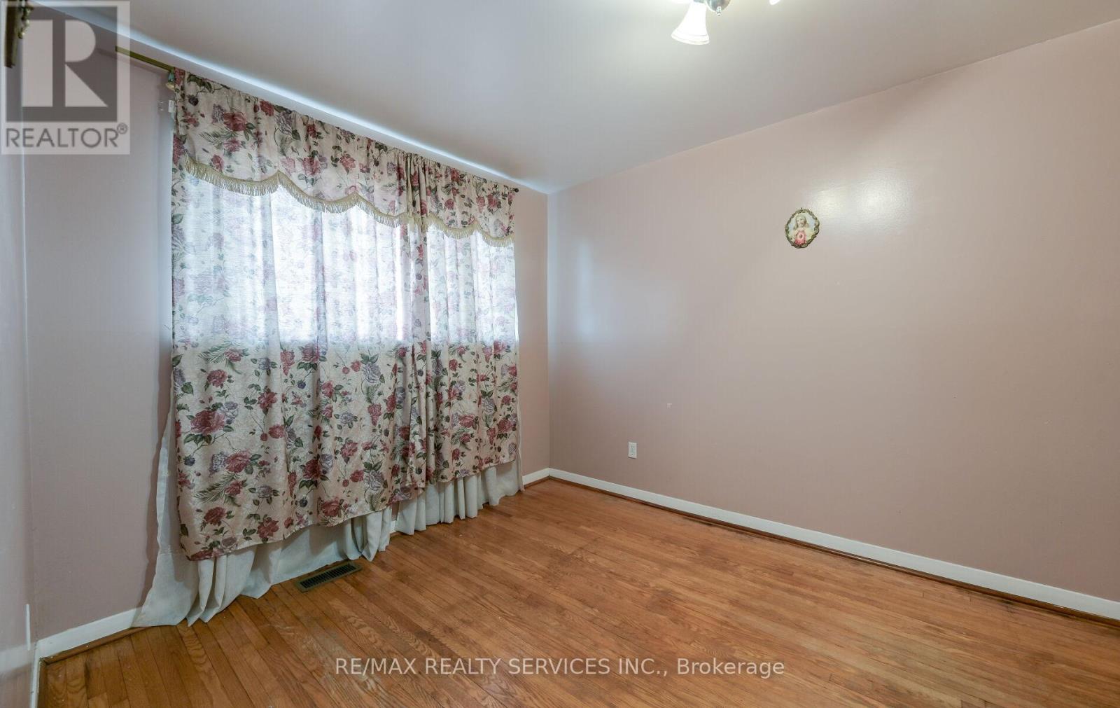 140 Clarence Street, Brampton, Ontario  L6W 1S9 - Photo 15 - W12162479
