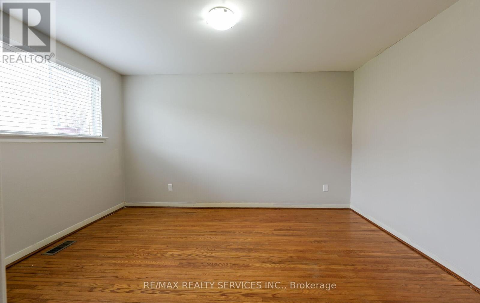 140 Clarence Street, Brampton, Ontario  L6W 1S9 - Photo 21 - W12162479