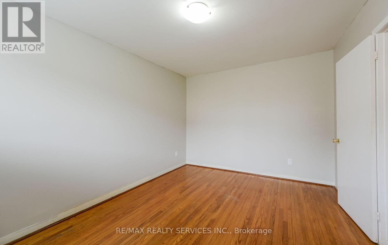 140 Clarence Street, Brampton, Ontario  L6W 1S9 - Photo 22 - W12162479