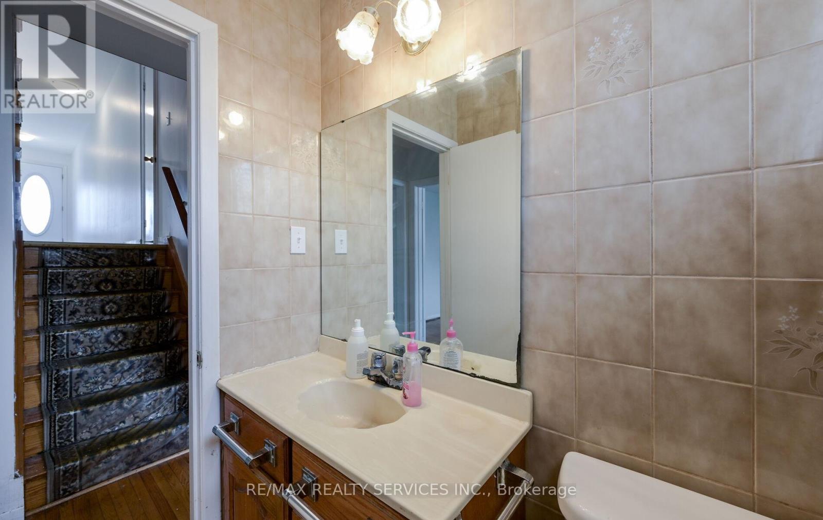 140 Clarence Street, Brampton, Ontario  L6W 1S9 - Photo 23 - W12162479