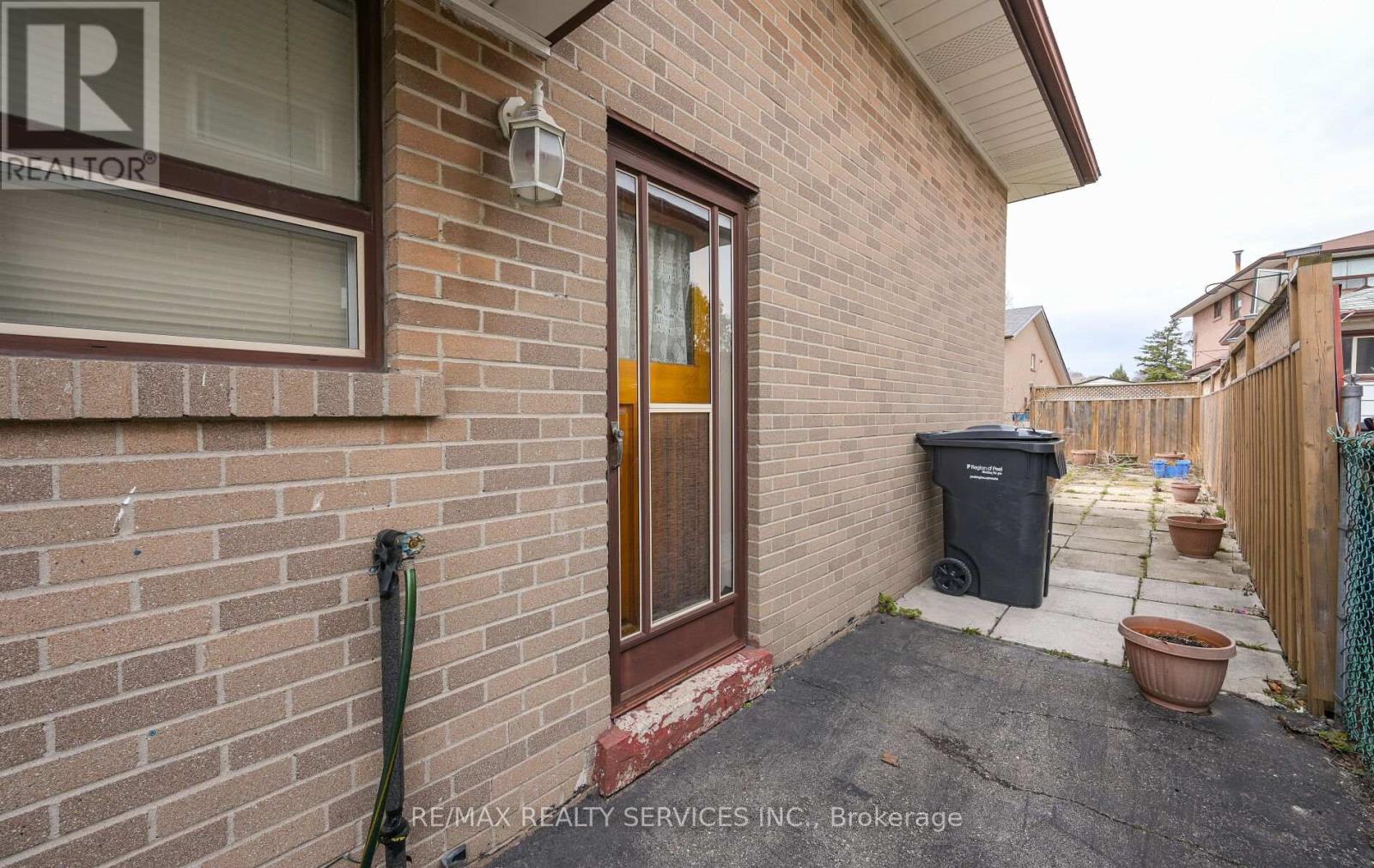 140 Clarence Street, Brampton, Ontario  L6W 1S9 - Photo 34 - W12162479