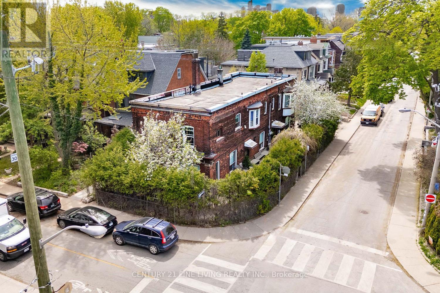 63 Garden Avenue, Toronto (Roncesvalles), Ontario  M6R 1H8 - Photo 1 - W12162488