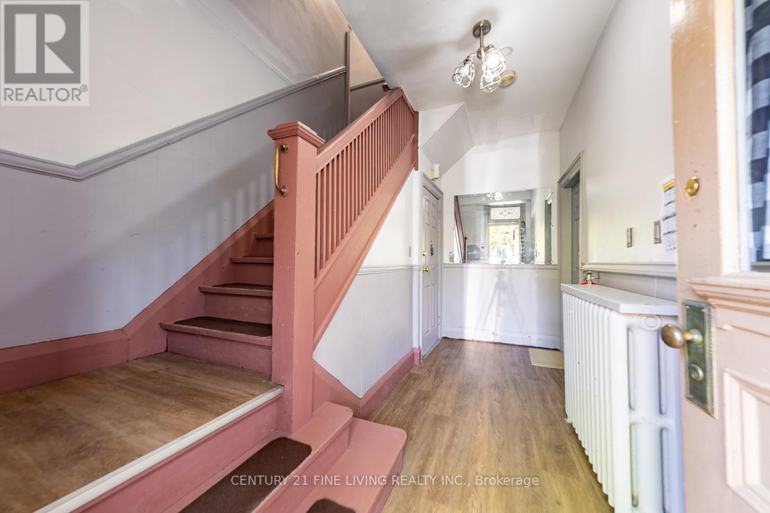 63 Garden Avenue, Toronto (Roncesvalles), Ontario  M6R 1H8 - Photo 8 - W12162488