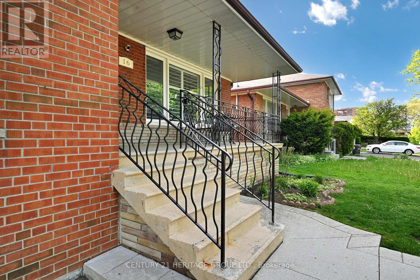 16 Marblehead Road, Toronto, Ontario  M9R 3B6 - Photo 3 - W12162489