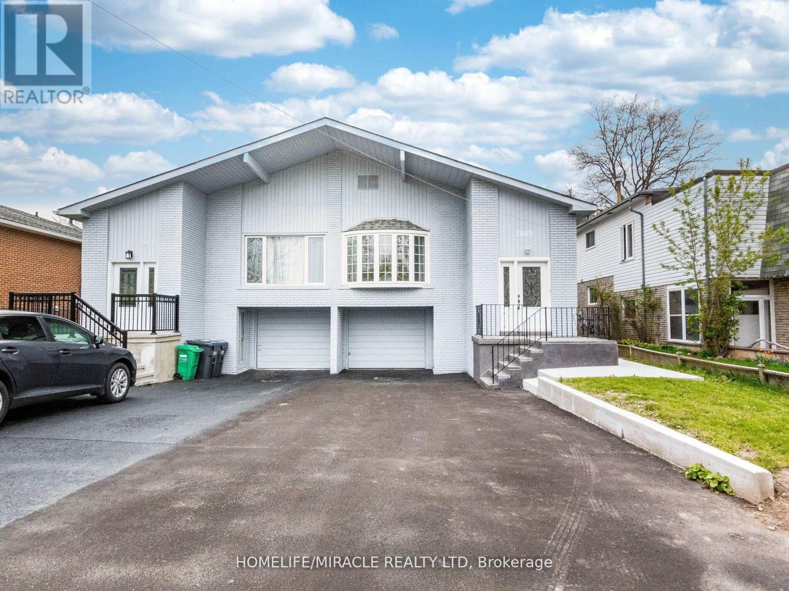 2868 Windjammer Road, Mississauga, Ontario  L5L 1T7 - Photo 2 - W12162513