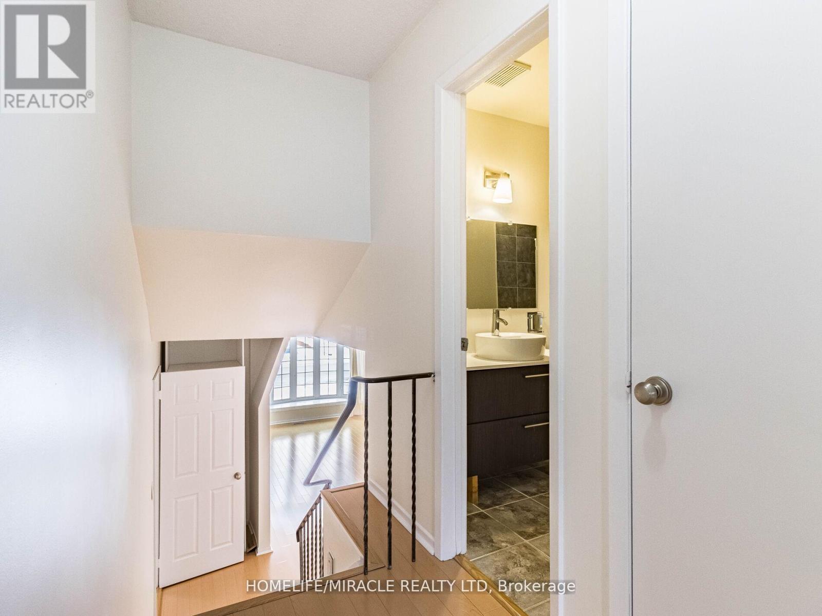 2868 Windjammer Road, Mississauga, Ontario  L5L 1T7 - Photo 27 - W12162513