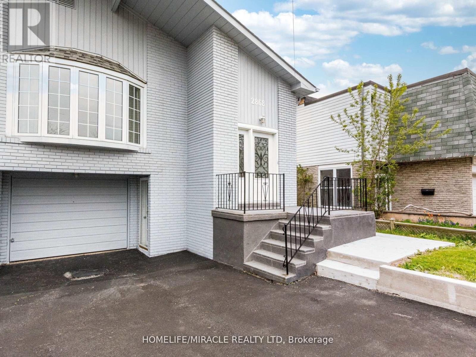 2868 Windjammer Road, Mississauga, Ontario  L5L 1T7 - Photo 4 - W12162513