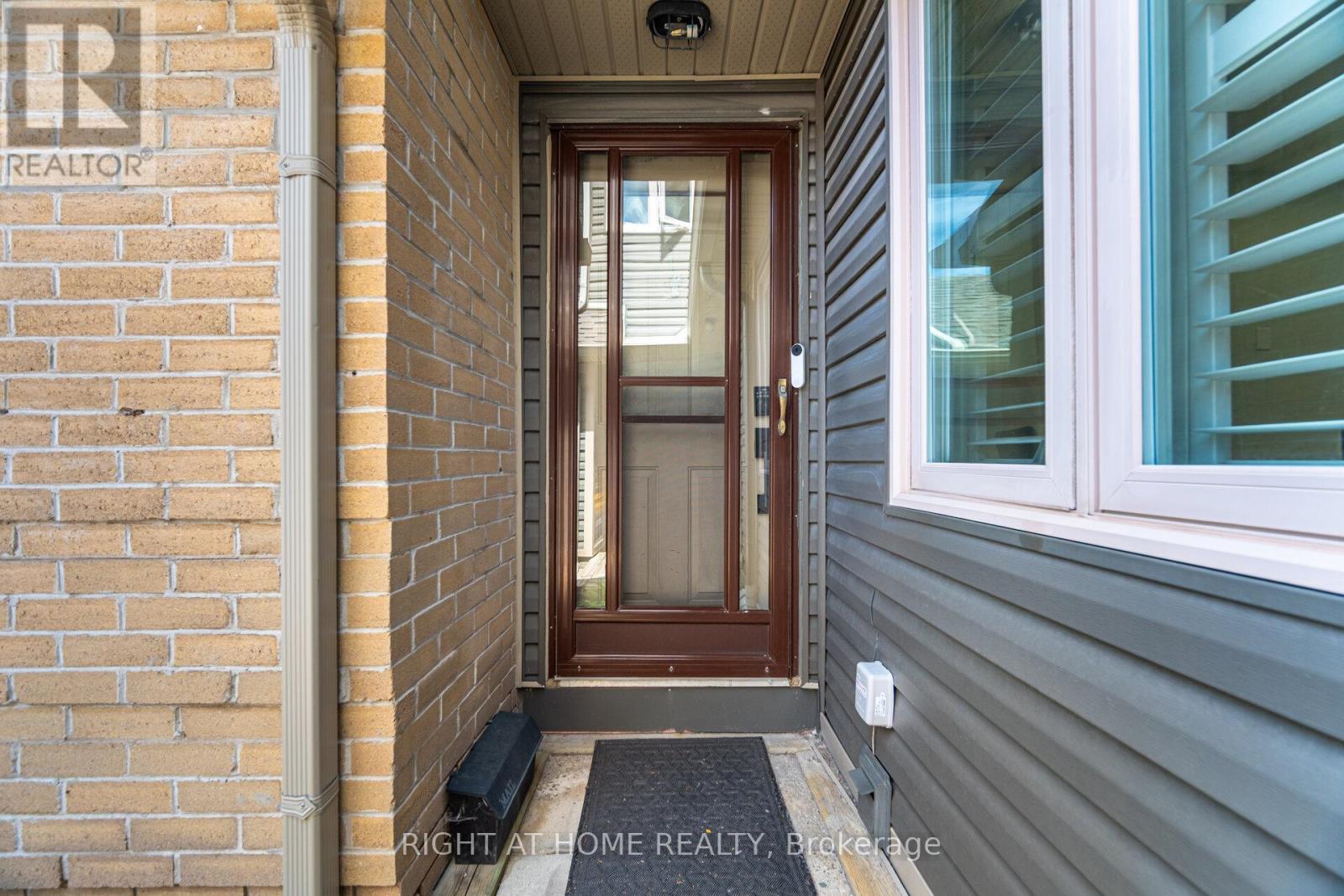 98 - 3600 Colonial Drive, Mississauga, Ontario  L5L 5P5 - Photo 3 - W12162551