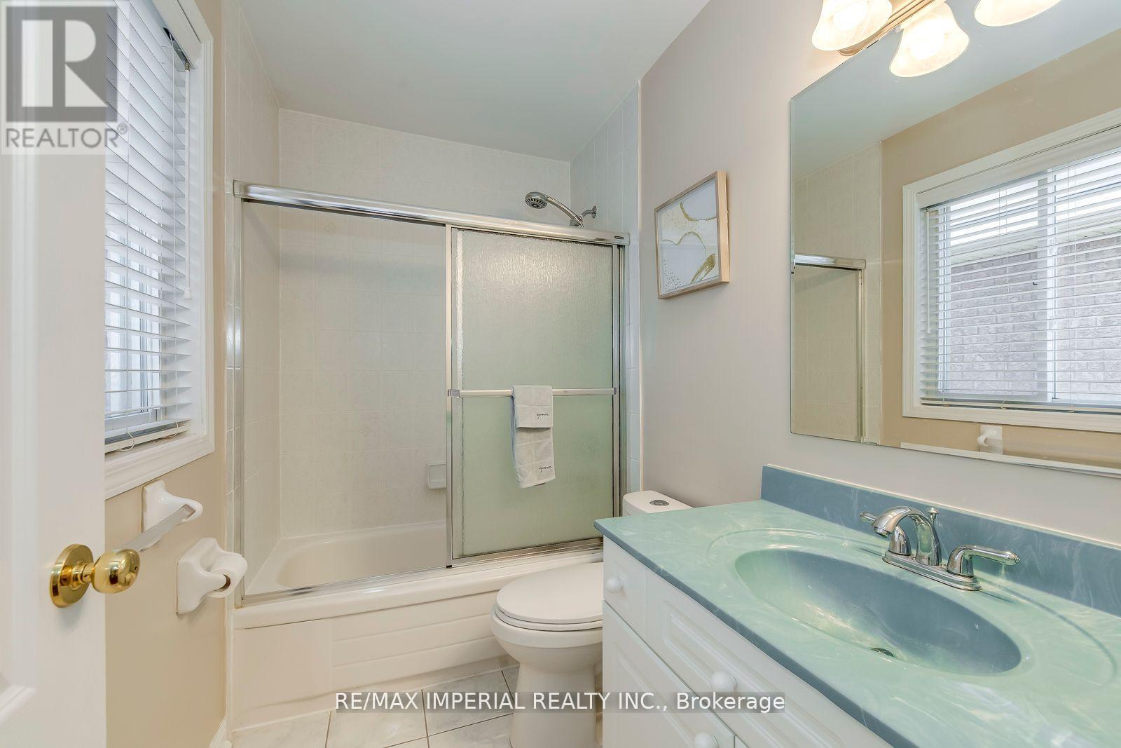 3677 Swanson Drive, Mississauga, Ontario  L5N 8J6 - Photo 35 - W12162557