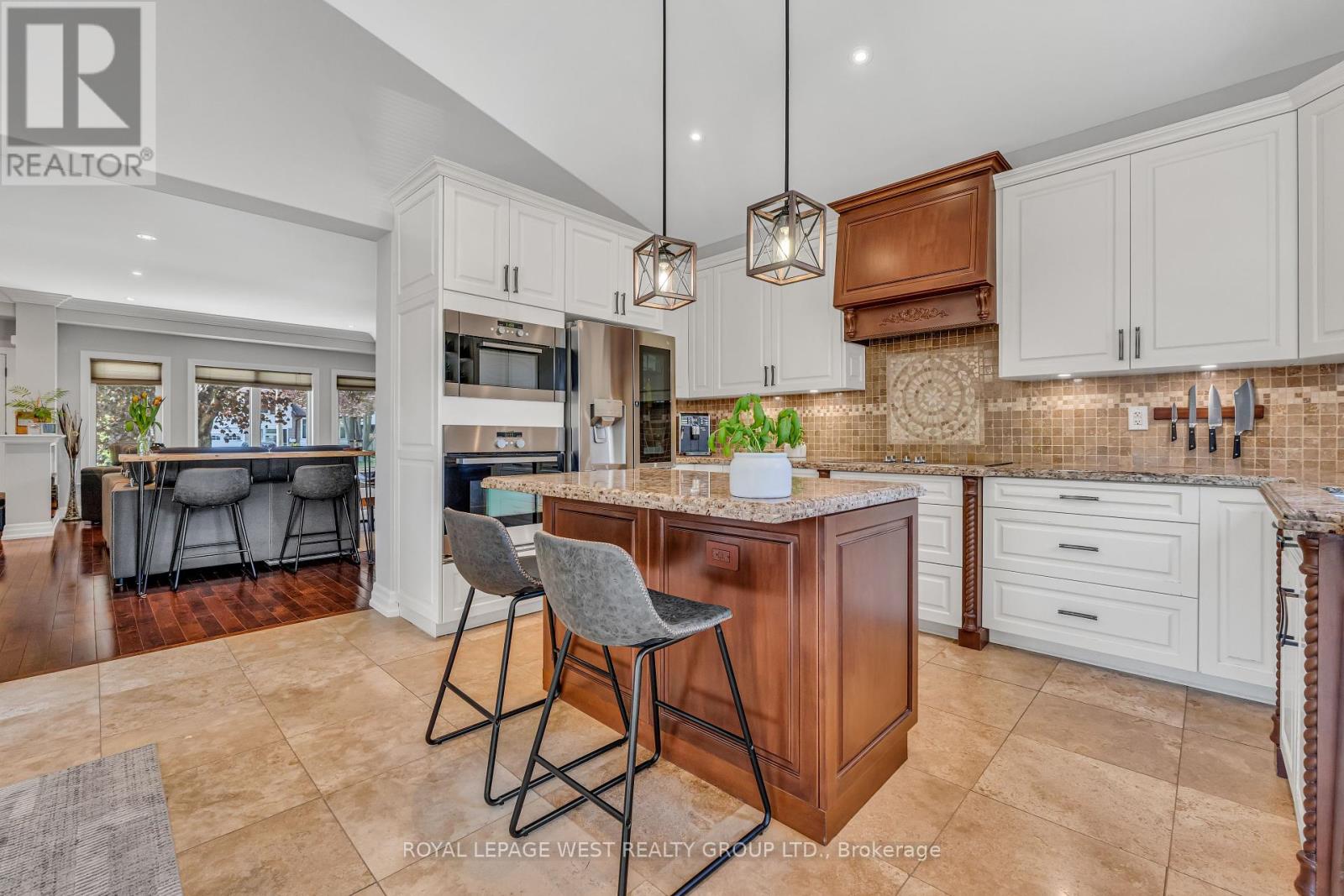 1321 Canford Crescent, Mississauga, Ontario  L5J 3M9 - Photo 11 - W12162562