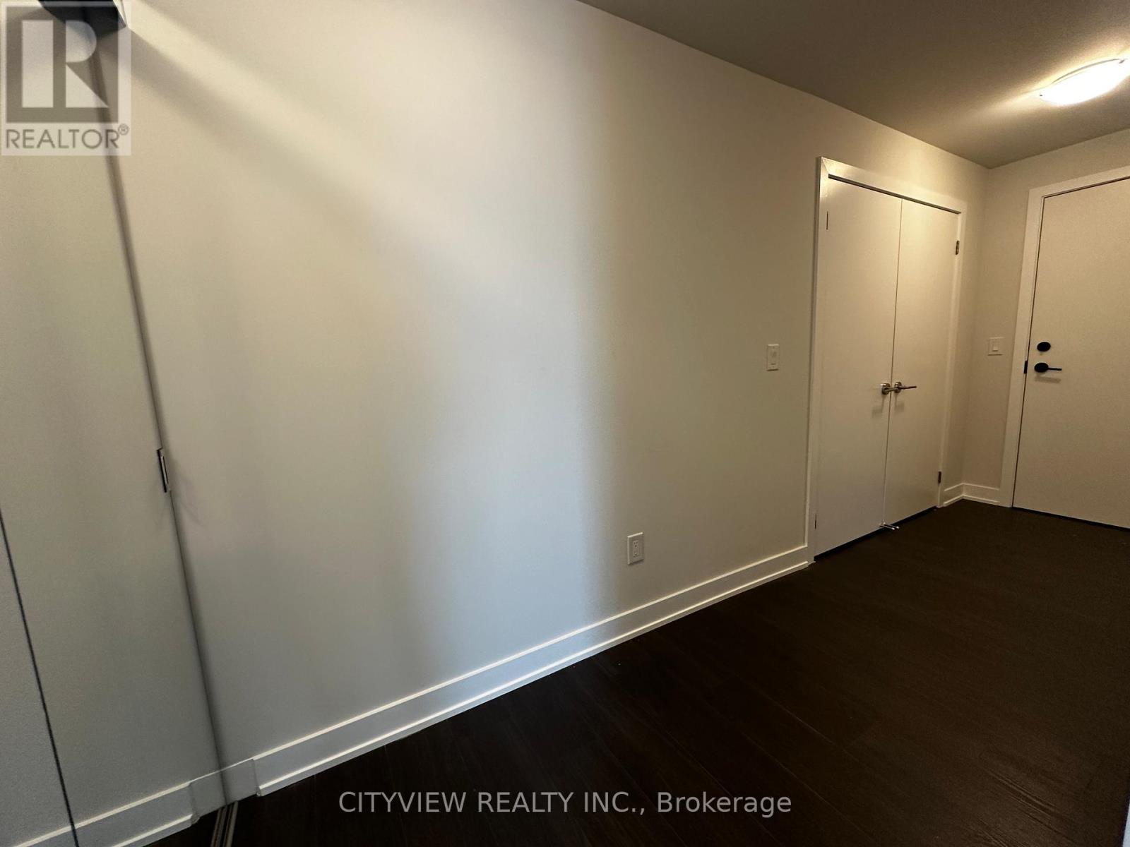 4006 - 430 Square One Drive, Mississauga, Ontario  L5B 0L6 - Photo 2 - W12162594