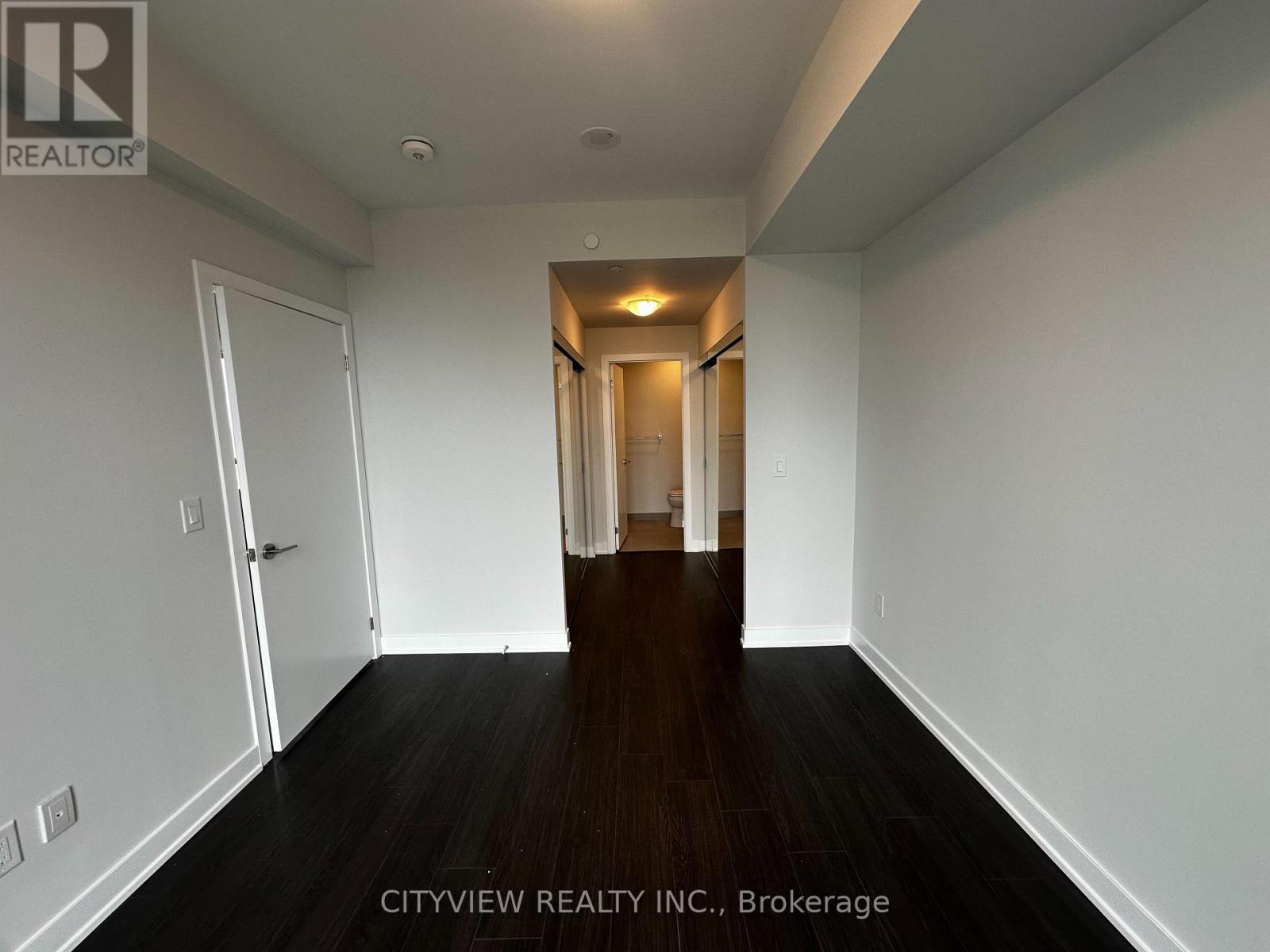 4006 - 430 Square One Drive, Mississauga, Ontario  L5B 0L6 - Photo 8 - W12162594
