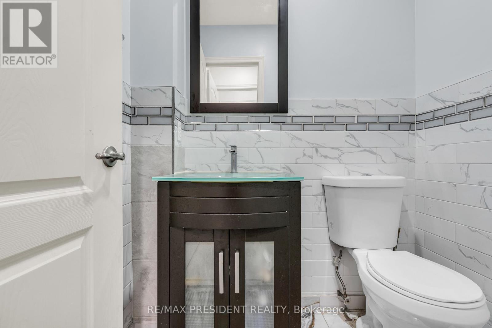994 Ledbury Crescent, Mississauga, Ontario  L5V 2P7 - Photo 18 - W12162607