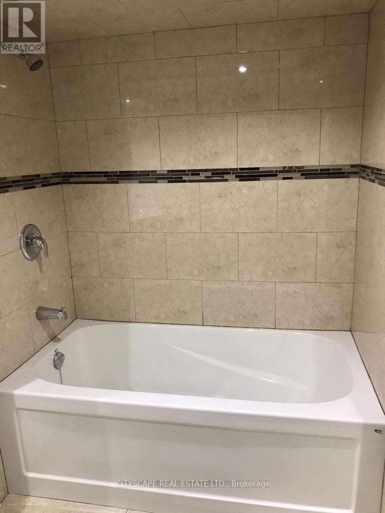 Bsmt - 32 Fallmeadow Circle, Brampton, Ontario  L6Y 0Y8 - Photo 13 - W12162621