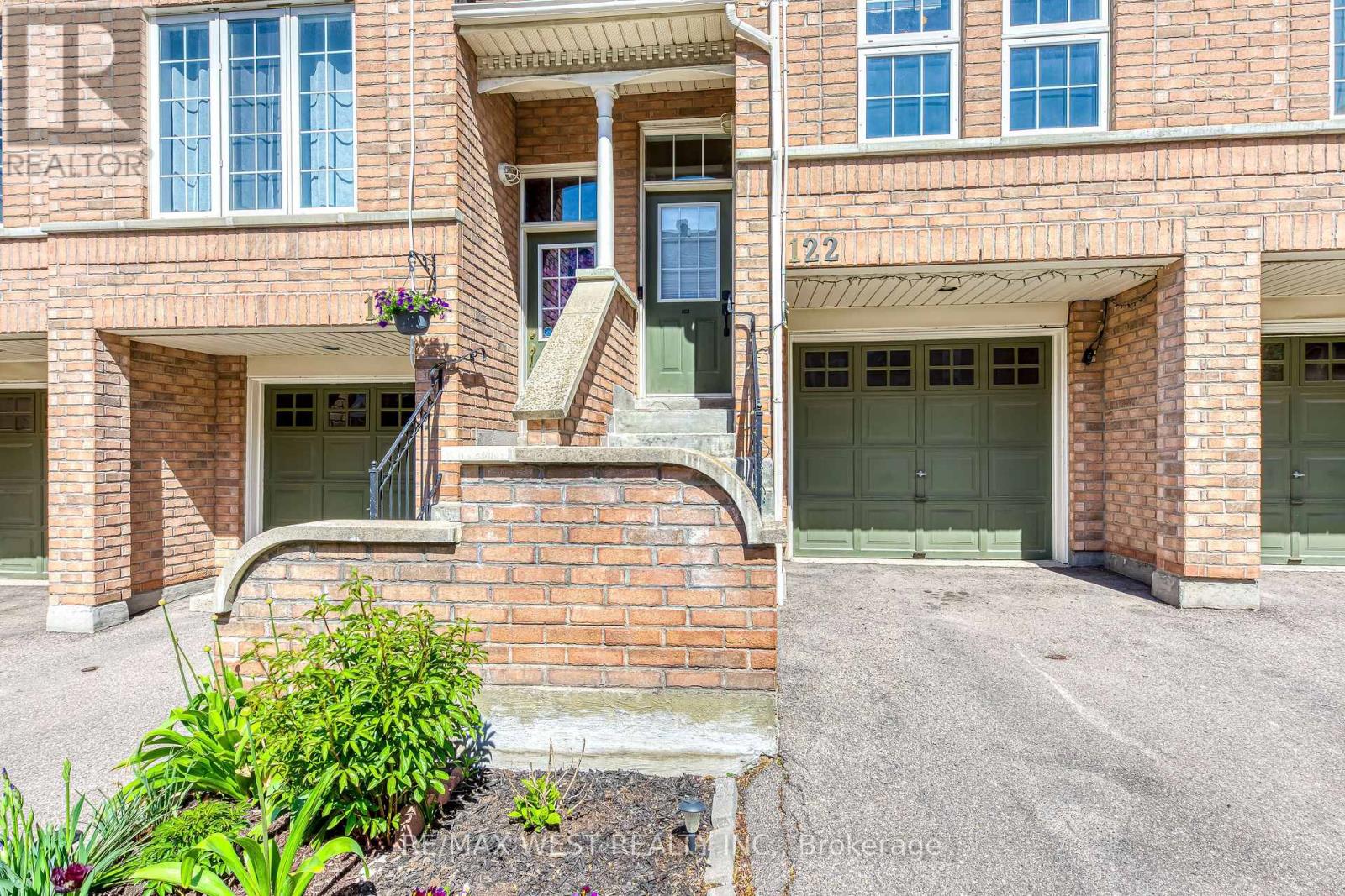 122 - 50 Strathaven Drive, Mississauga, Ontario  L5R 4E7 - Photo 2 - W12162623