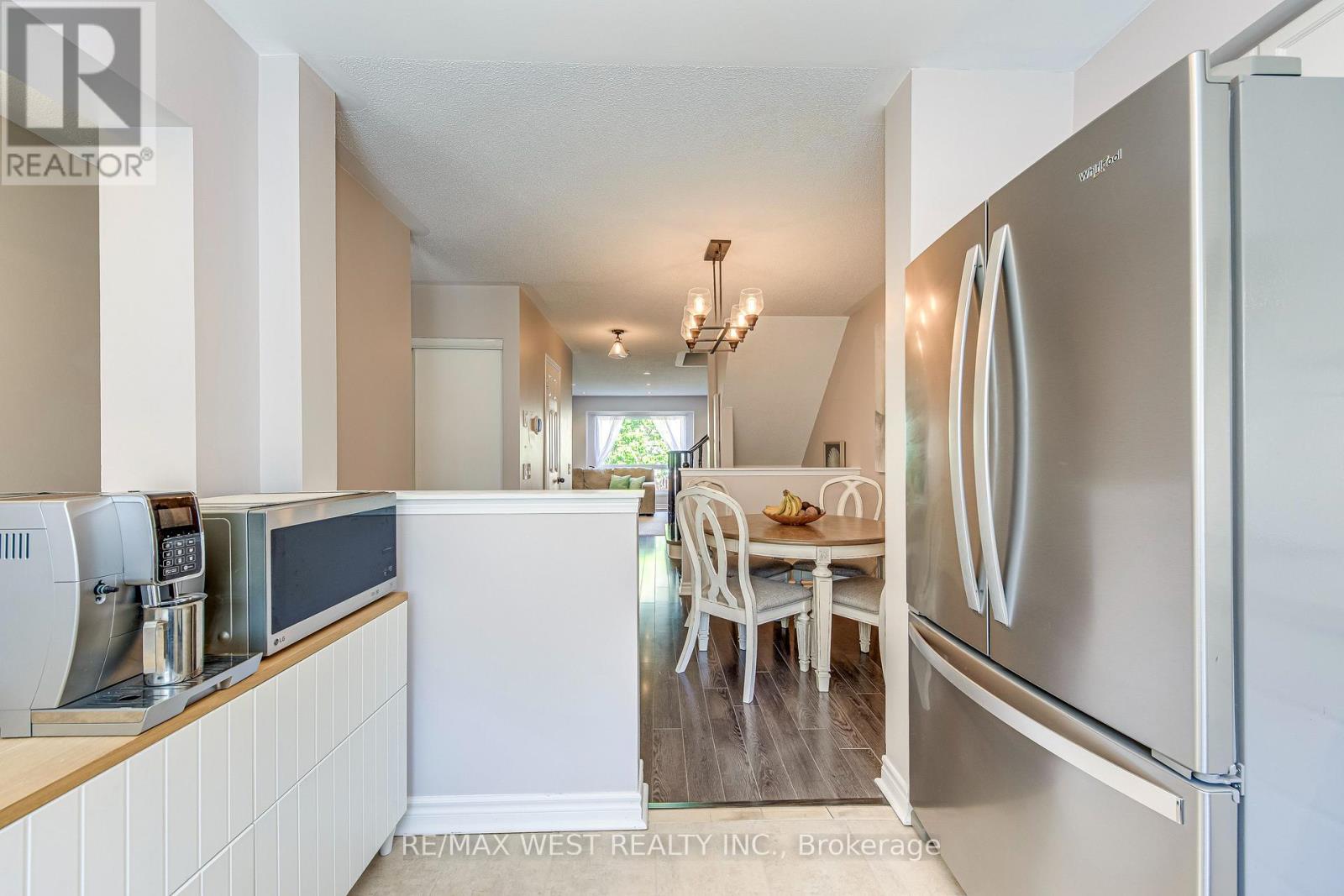 122 - 50 Strathaven Drive, Mississauga, Ontario  L5R 4E7 - Photo 7 - W12162623