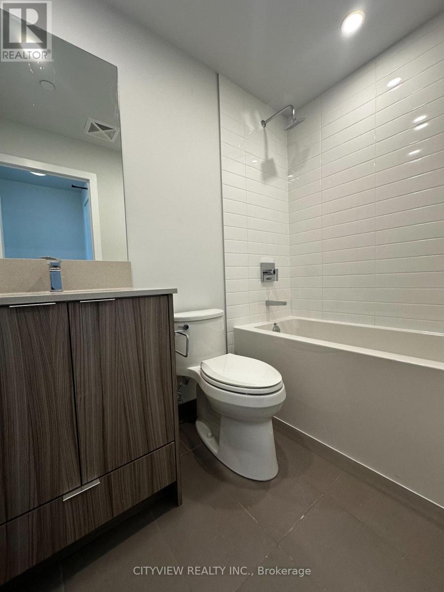 4003 - 430 Square One Drive, Mississauga, Ontario  L5B 0L6 - Photo 2 - W12162630
