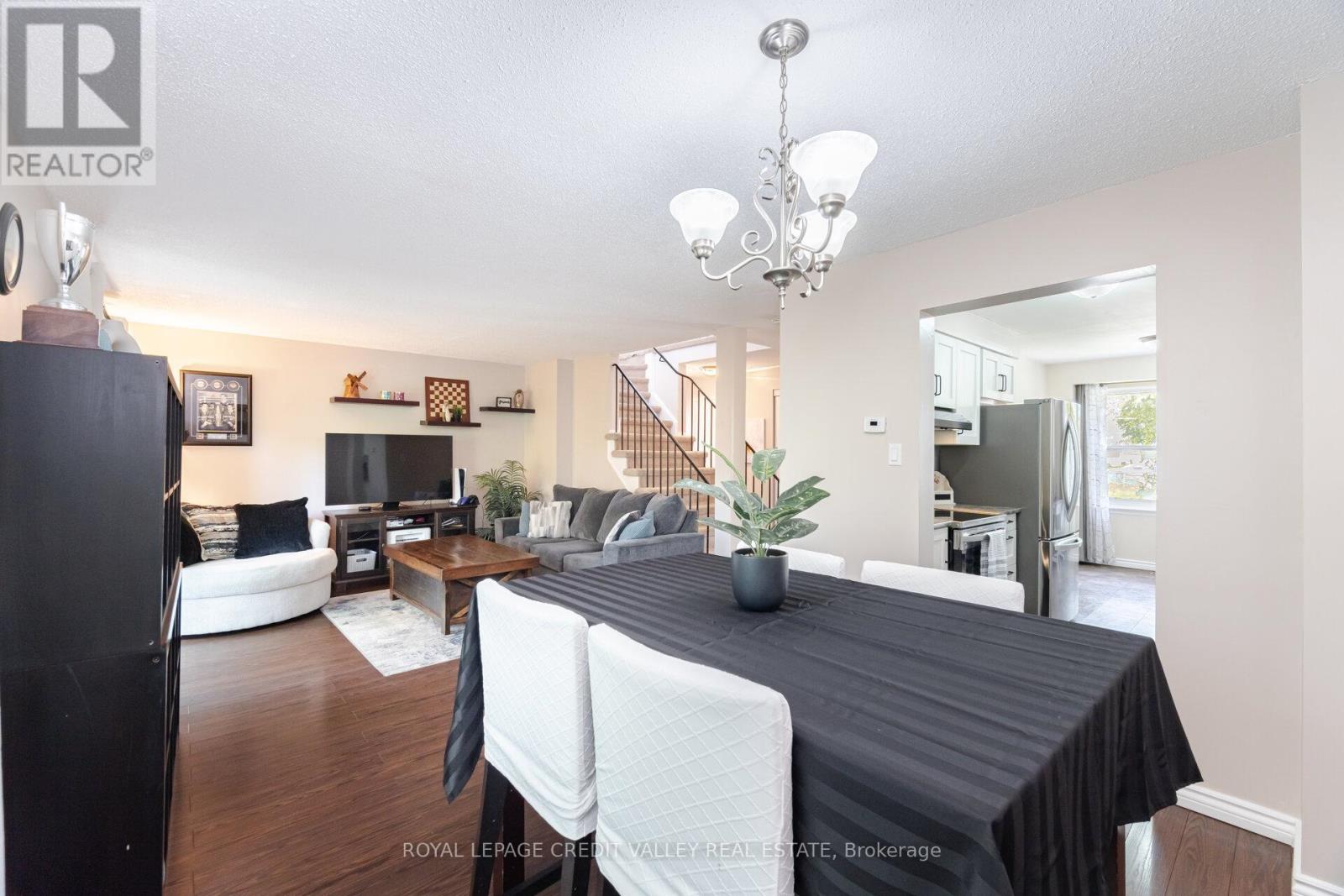 76 Majestic Crescent, Brampton, Ontario  L6S 3N2 - Photo 12 - W12162646