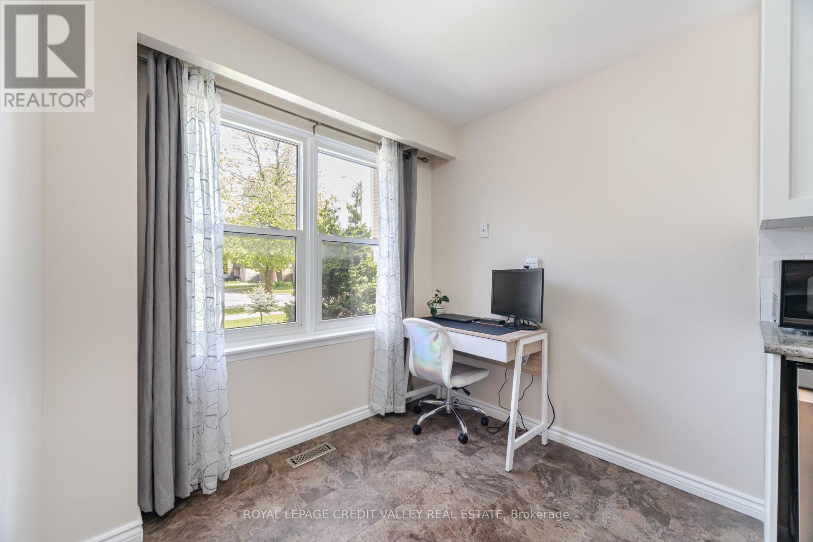 76 Majestic Crescent, Brampton, Ontario  L6S 3N2 - Photo 17 - W12162646