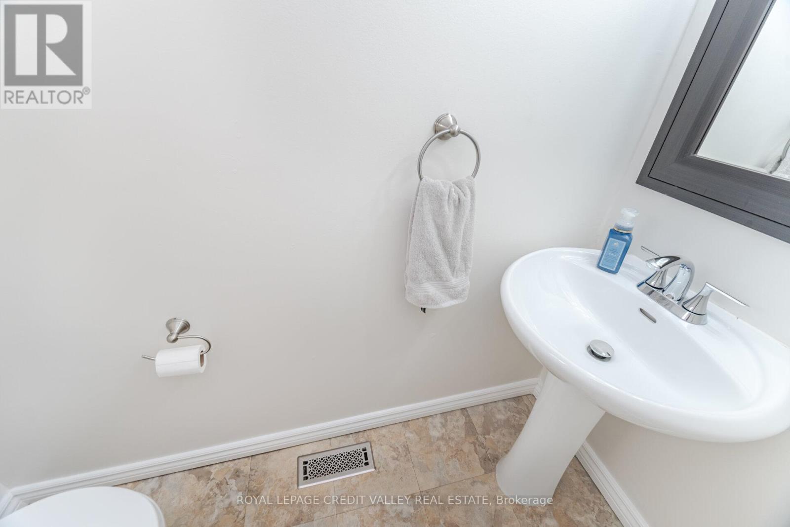 76 Majestic Crescent, Brampton, Ontario  L6S 3N2 - Photo 20 - W12162646
